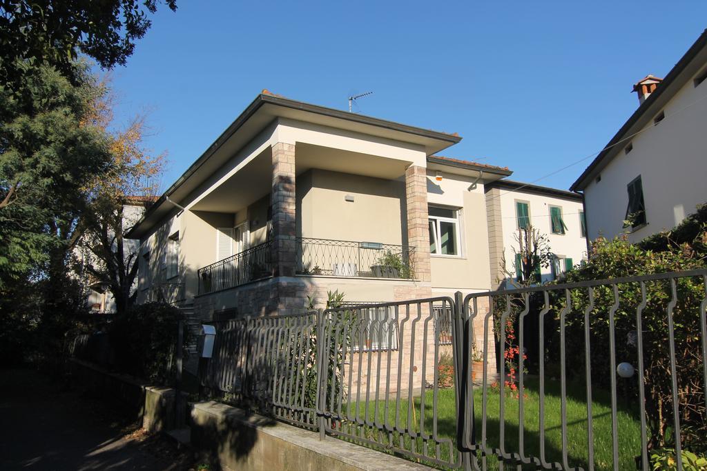 Robin'S Nest Villa ลุคคา ภายนอก รูปภาพ
