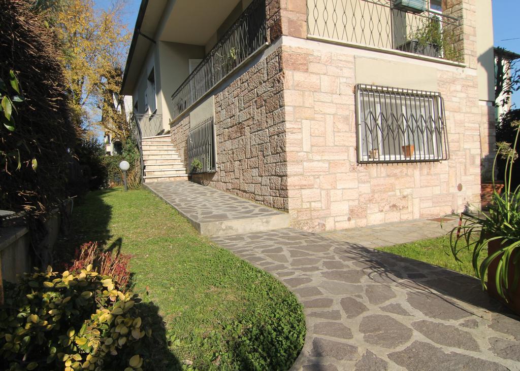 Robin'S Nest Villa ลุคคา ภายนอก รูปภาพ
