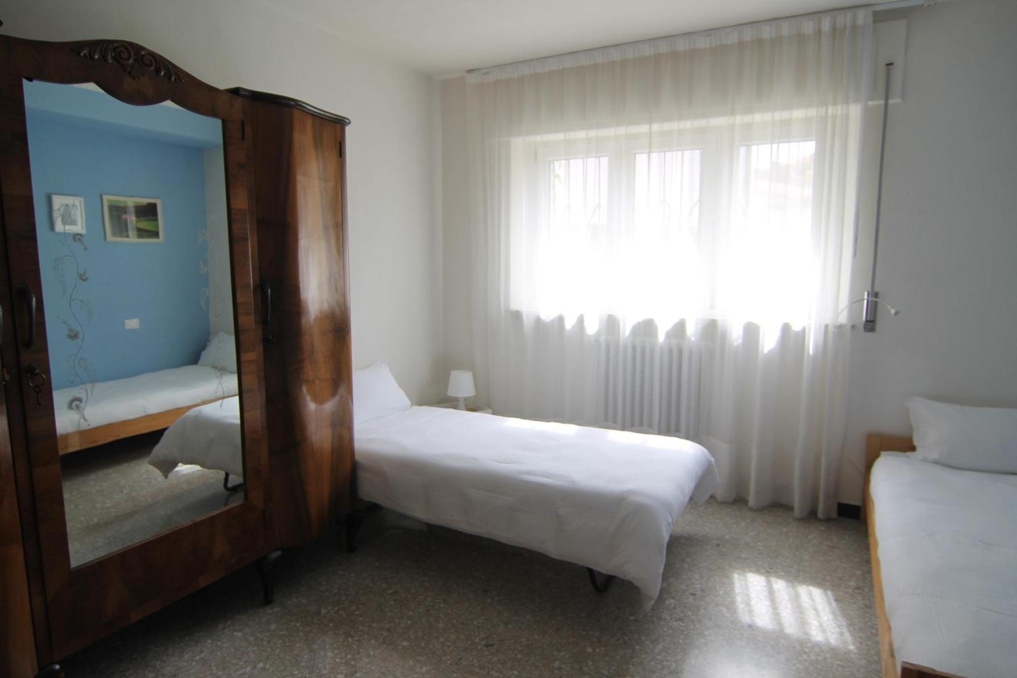 Robin'S Nest Villa ลุคคา ภายนอก รูปภาพ