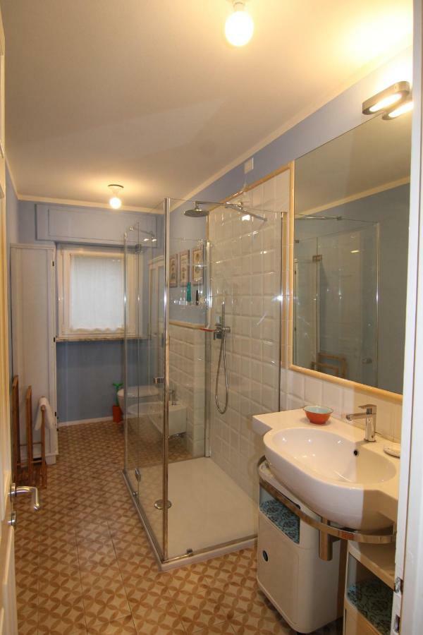 Robin'S Nest Villa ลุคคา ภายนอก รูปภาพ